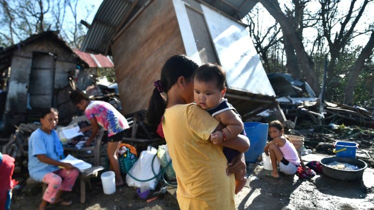 ĐTC bày tỏ sự gần gũi với các nạn nhân của siêu bão ở Philippines
